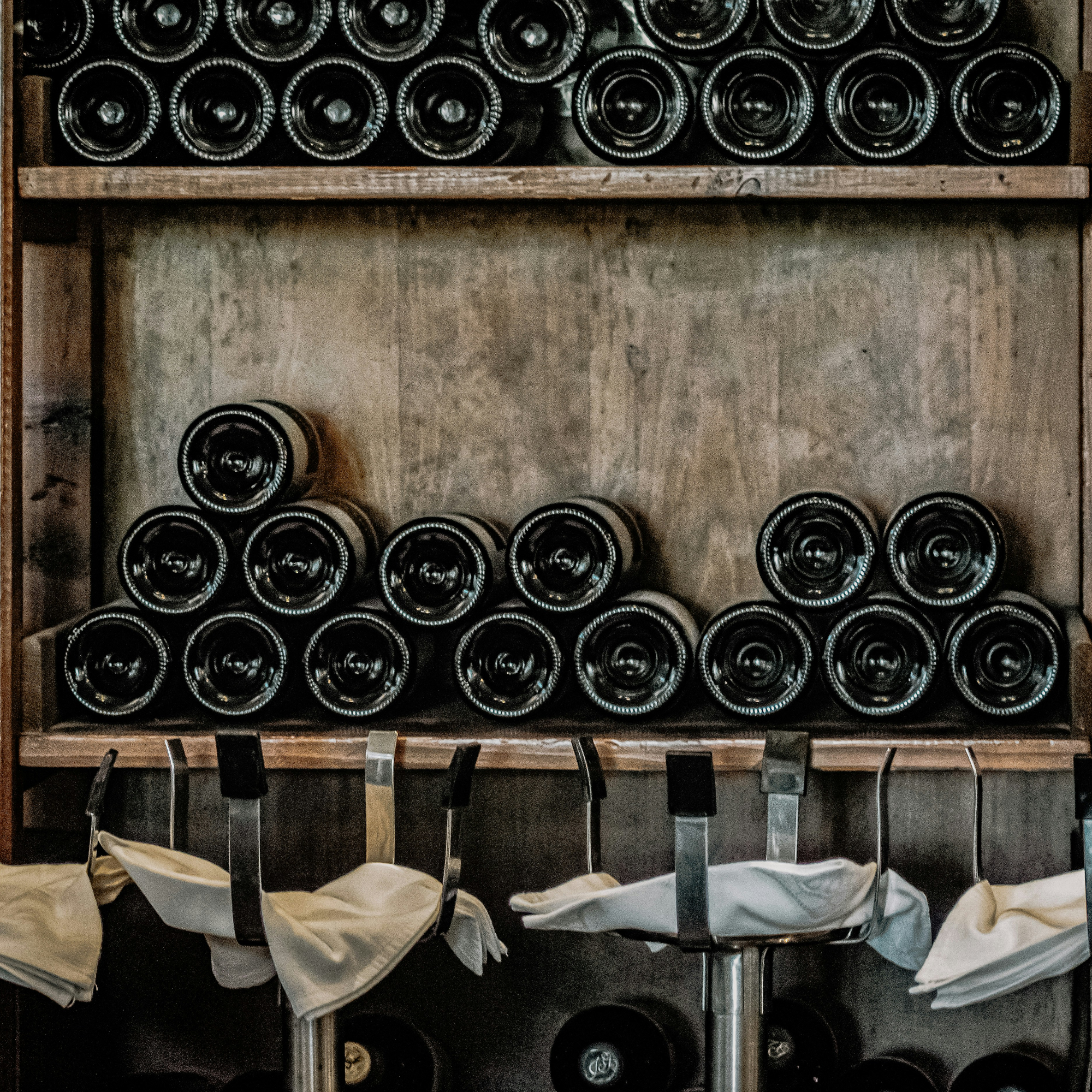 Die Zeitreise des Weins: Eine Geschichte von Eleganz, Genuss und Kultur